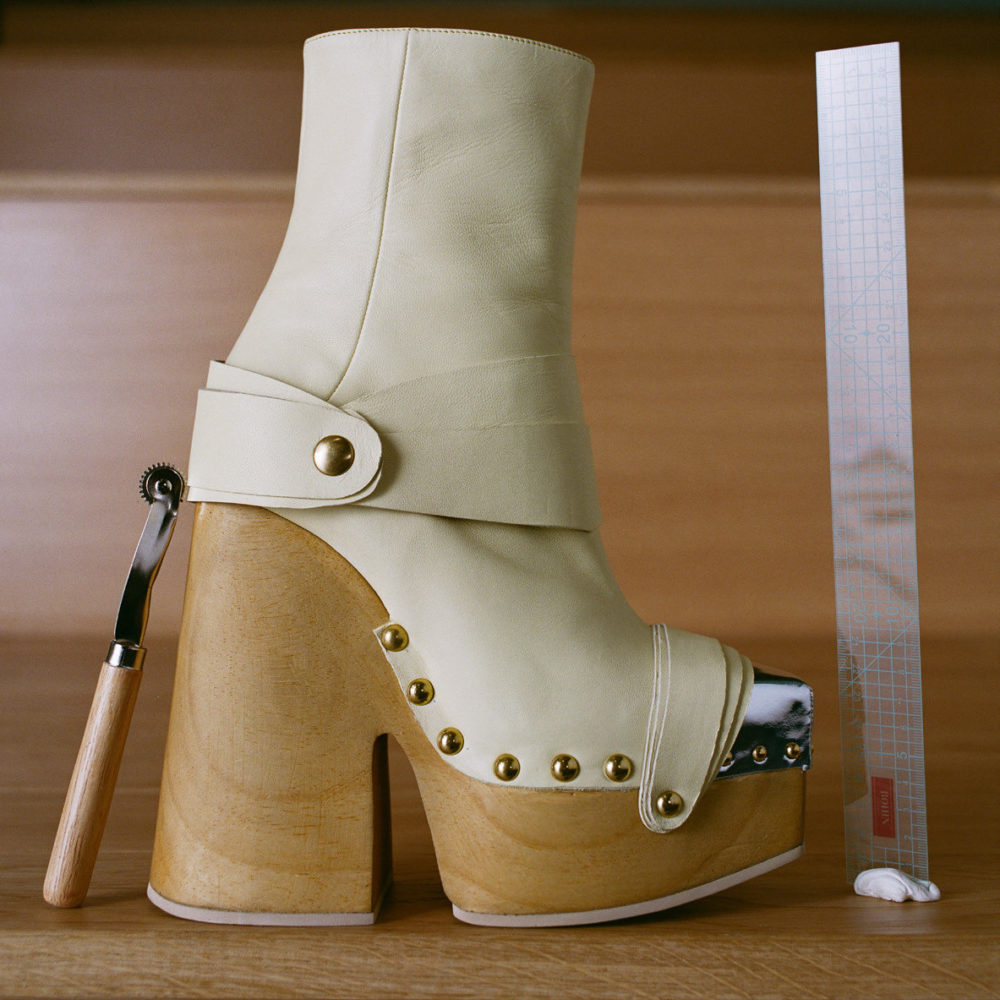 Shoe